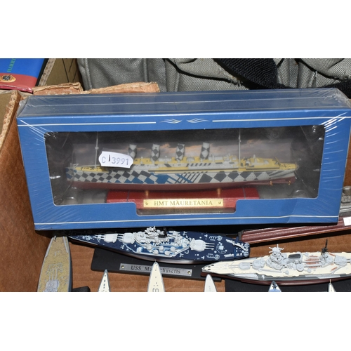 367 - ONE BOX AND LOOSE UNOPENED DEAGOSTINI ATLAS MODEL BATTLESHIPS comprising USS Massachusetts, RM Roma,... 