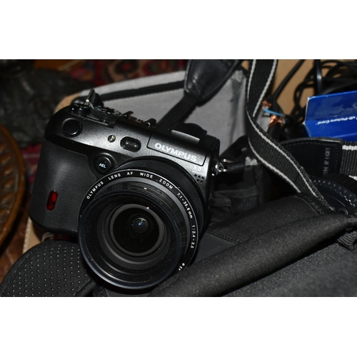 375 - A BOX AND LOOSE CAMERAS, LENSES, AND ACCESSORIES to include a Canon EOS 500D fitted with a Canon Zoo... 