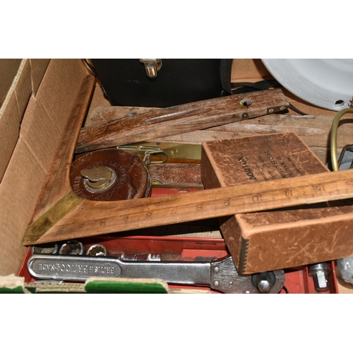 376 - TWO BOXES AND LOOSE MISCELLANEOUS ITEMS to include sixteen 1930's Topical Times Footballer photograp... 