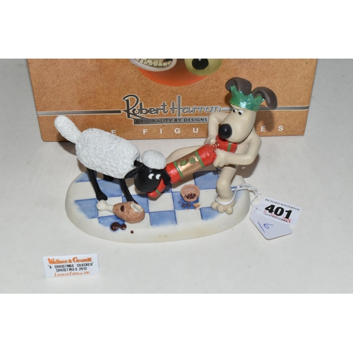 401 - A BOXED ROBERT HARROP DESIGNS 'A CHRISTMAS CRACKER' WALLACE AND GROMIT FIGURE GROUP, WGCS12, limited... 