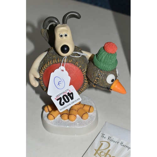 402 - A BOXED ROBERT HARROP DESIGNS 'GROMIT RED BREAST' WALLACE AND GROMIT FIGURE GROUP, WGCS14, limited e... 