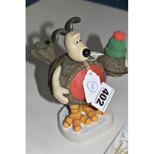 402 - A BOXED ROBERT HARROP DESIGNS 'GROMIT RED BREAST' WALLACE AND GROMIT FIGURE GROUP, WGCS14, limited e... 