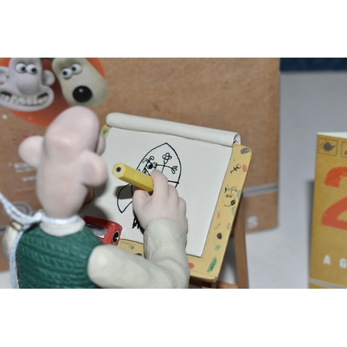 405 - A BOXED ROBERT HARROP 'WALLACE & GROMIT' LIMITED EDITION FIGURE, WG17 ' Wallace - We'll Go Where The... 