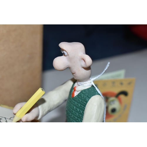 405 - A BOXED ROBERT HARROP 'WALLACE & GROMIT' LIMITED EDITION FIGURE, WG17 ' Wallace - We'll Go Where The... 