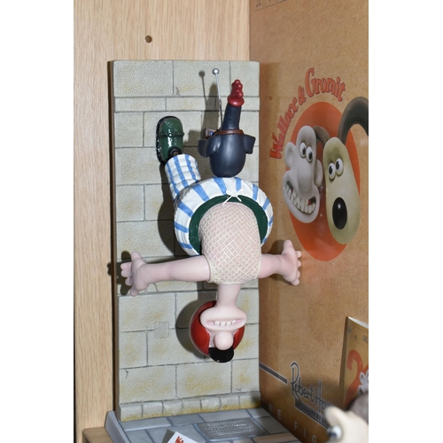 415 - FOUR BOXED ROBERT HARROP WALLACE & GROMIT 'THE WRONG TROUSERS' FIGURINES, comprising a limited editi... 