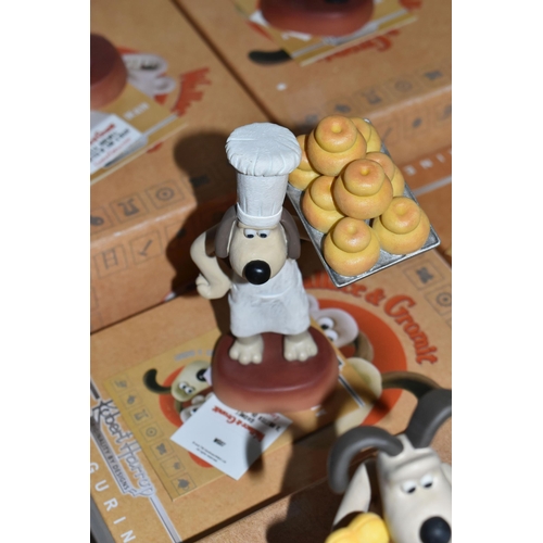 446 - SEVEN BOXED ROBERT HARROP DESIGNS WALLACE AND GROMIT FIGURES, from A Matter of Loaf & Death, compris... 