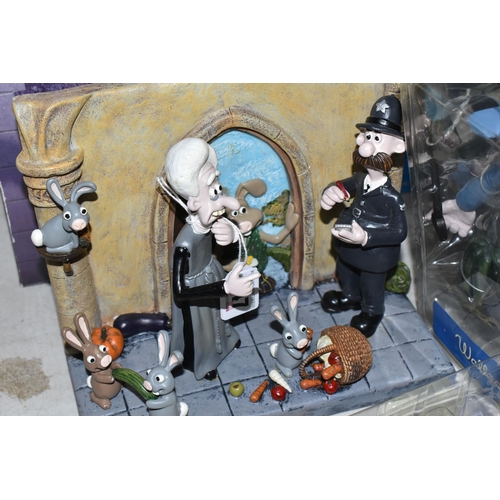 447 - A GROUP OF BOXED WALLACE AND GROMIT 'THE CURSE OF THE WERE-RABBIT' FIGURES, comprising Cards Inc Cha... 