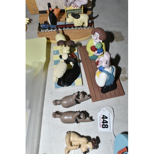 448 - A GROUP OF WALLACE AND GROMIT FIGURES AND COLLECTABLES, to include a boxed Robert Harrop Designs 'Gr... 