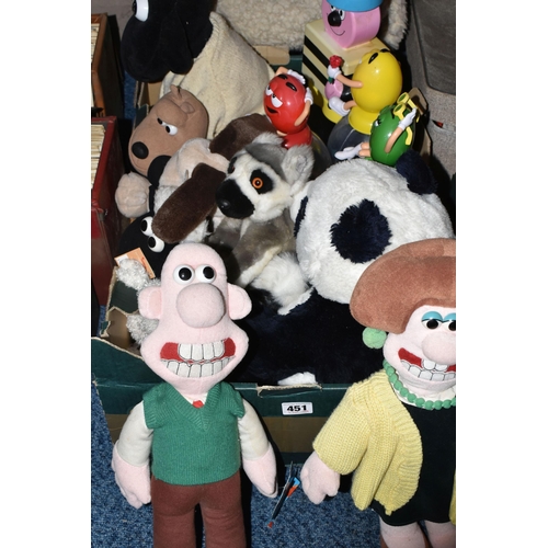 451 - A BOX AND LOOSE SOFT TOYS AND BRANDED COLLECTABLES, soft toys to include Wallace and Gromit characte... 