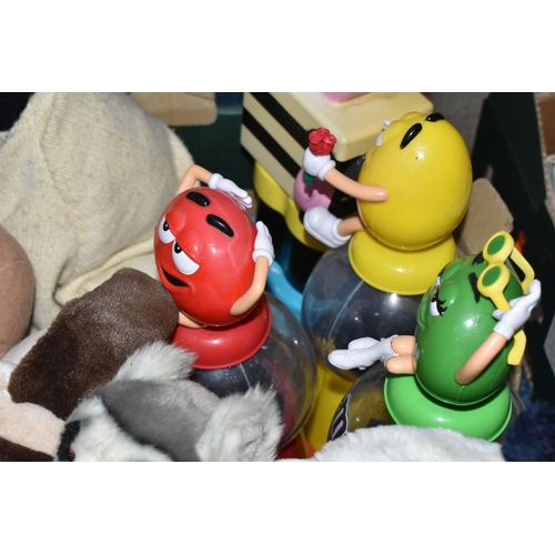 451 - A BOX AND LOOSE SOFT TOYS AND BRANDED COLLECTABLES, soft toys to include Wallace and Gromit characte... 