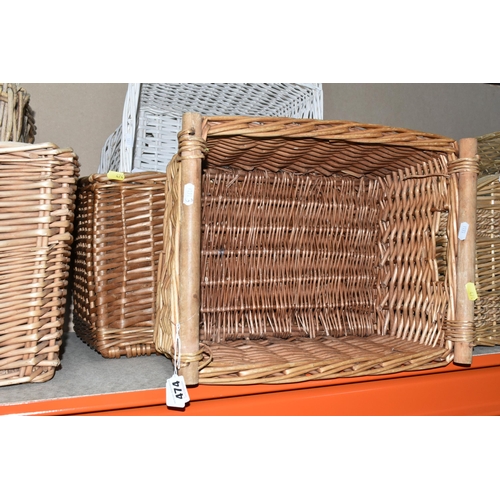 474 - A GROUP OF WICKER BASKETS AND MISCELLANEOUS ITEMS to include eight wicker baskets and trays of assor... 