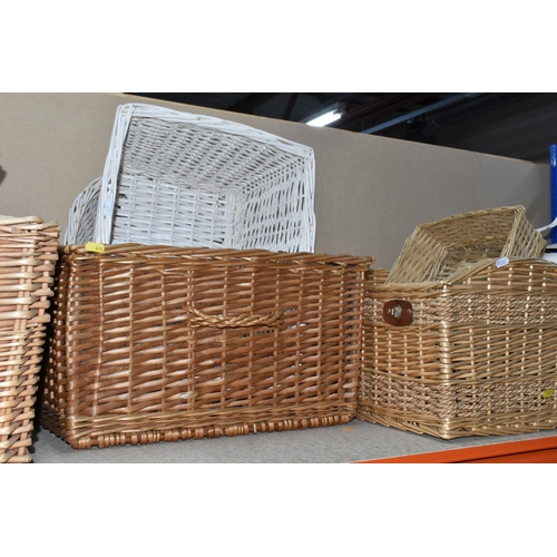 474 - A GROUP OF WICKER BASKETS AND MISCELLANEOUS ITEMS to include eight wicker baskets and trays of assor... 