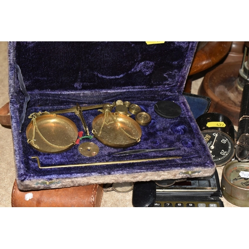 477 - A GROUP OF ASSORTED VINTAGE ITEMS to include a pair of antique children's glasses, a pair of vintage... 