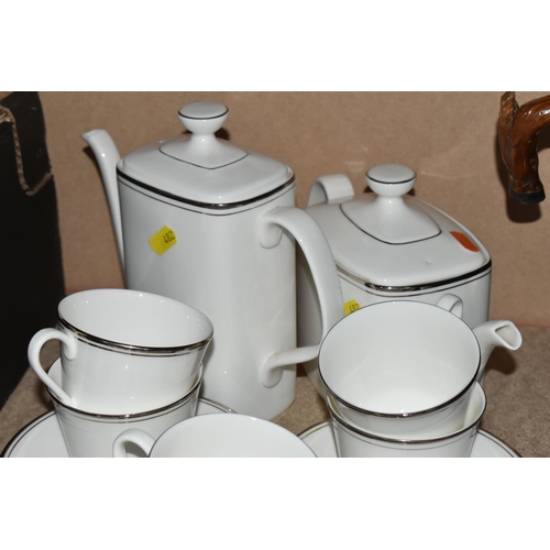 482 - A BOX AND LOOSE CERAMIC DINNER AND TEA WARES comprising six Royal Worcester June Garland coffee cups... 