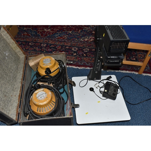 493 - TWO STUDIO LIGHTS AND AN ENLARGER, comprising two Ianebeam 2 KW studio/industrial lights, model no 3... 