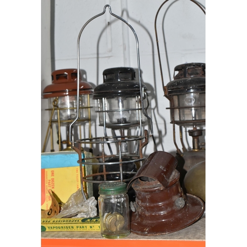 515 - A GROUP OF FIVE TILLEY LAMPS AND ASSORTED PARTS comprising five Tilley lamps in assorted colours ref... 