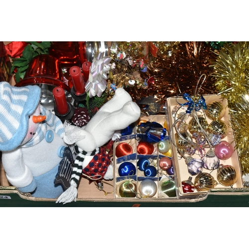 524 - TWO BOXES AND LOOSE CHRISTMAS DECORATIONS to include a boxed 1.65m tree, two wooden crates with an a... 