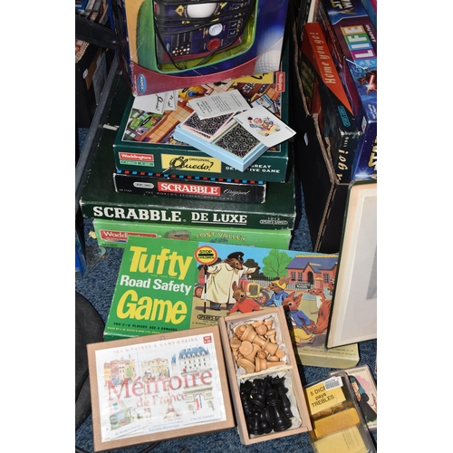 534 - ONE BOX AND LOOSE RETRO AND VINTAGE GAMES to include a pack of French Seven Families cards, a pack o... 