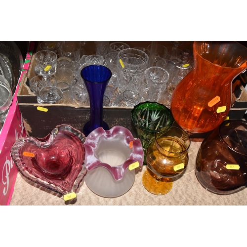 557 - FOUR BOXES AND LOOSE GLASSWARE, to include a large selection of drinks glasses, footed dessert bowls... 