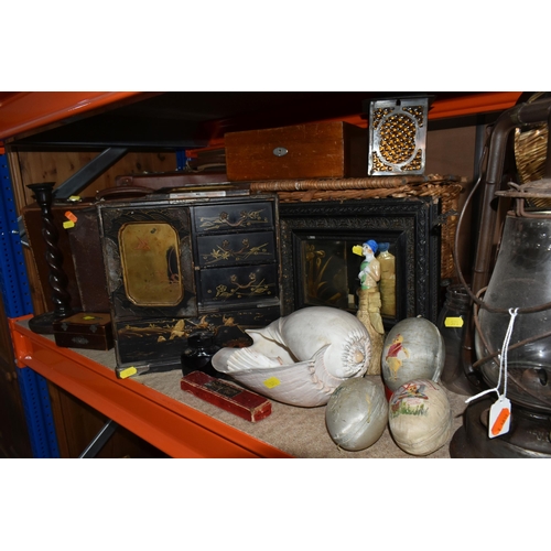 571 - A GROUP OF VINTAGE SUNDRIES, to include an American Dietz storm lantern, four hatpins with military ... 