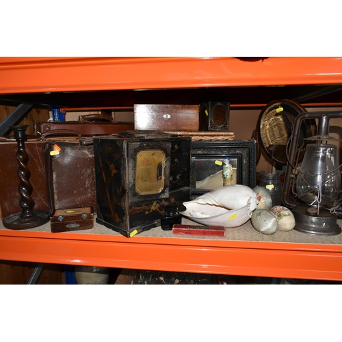 571 - A GROUP OF VINTAGE SUNDRIES, to include an American Dietz storm lantern, four hatpins with military ... 