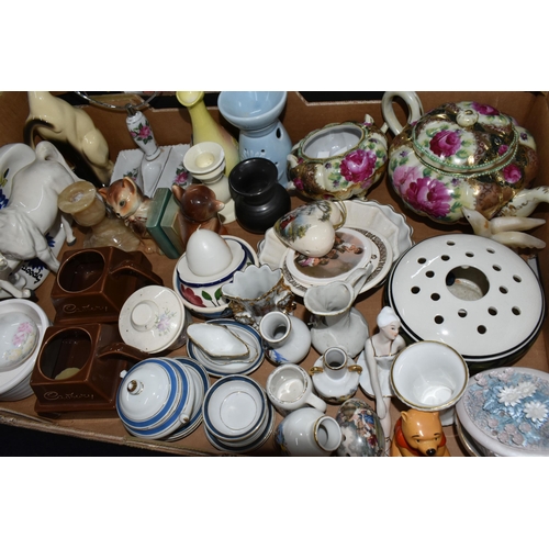 578 - FOUR BOXES AND LOOSE CERAMIC GIFTWARE AND ORNAMENTS, to include a West German vase 4215/2 with geome... 