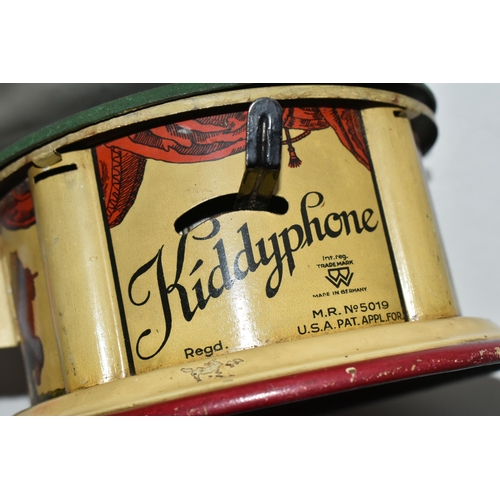 590 - A VINTAGE GERMAN BING 'KIDDYPHONE' TINPLATE MODEL GRAMOPHONE, with original key, M.RNo. 5019- (U.S.A... 