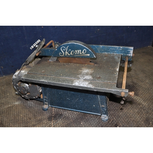 1064 - A SKOMO VINTAGE CIRCULAR SAW with drill chuck attachment bed width 32cm depth 38cm (PAT fail due to ... 