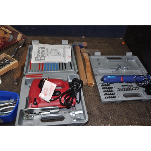 1079 - A TRAY CONTAINING POWER AND HANDTOOLS including a Black and Decker KD562 drill, a Power Devil jigsaw... 