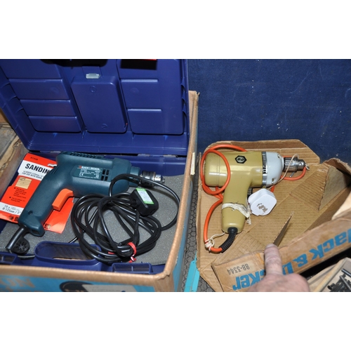 1079 - A TRAY CONTAINING POWER AND HANDTOOLS including a Black and Decker KD562 drill, a Power Devil jigsaw... 