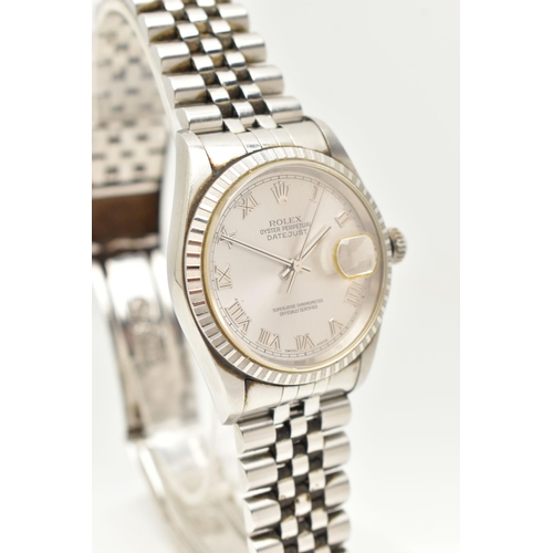 30 - A 'ROLEX' OYSTER PERPETUAL DATEJUST, automatic movement, round silver tone dial, signed 'Rolex' Oyst... 