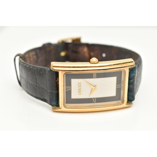 32 - A GENTS 'GUCCI' WRISTWATCH, quartz movement, rectangle dial, signed 'Gucci', Roman numerals at the t... 