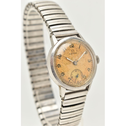 34 - A GENTS 'OMEGA' STAINLESS STEEL WRISTWATCH, manual wind, round discoloured dial signed 'Omega', Arab... 