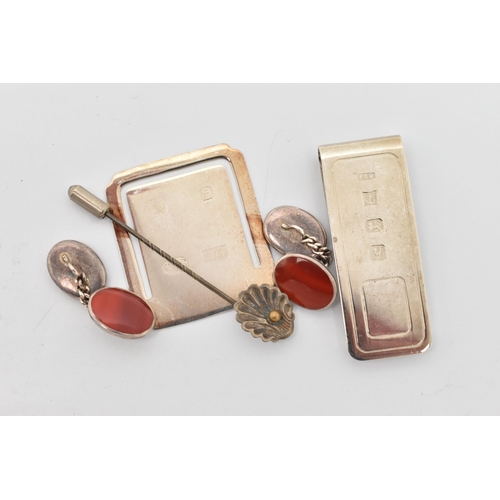 72 - A SMALL ASSORTMENT OF SILVER, to include a silver money clip, hallmarked 'Harrison Brothers & Howson... 