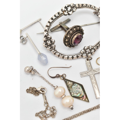 77 - A SMALL ASSORTMENT OF JEWELLERY, to include a large brooch, a large open work pendant, filigree earr... 