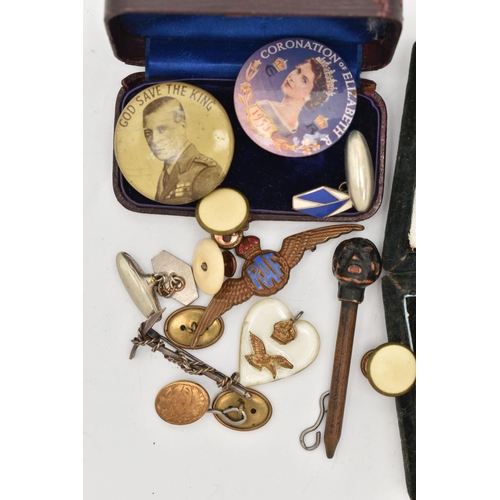 116 - AN ASSORTMENT OF 19TH AND 20TH CENTURY JEWELLERY, to include a locket with a buckle design, a Victor... 