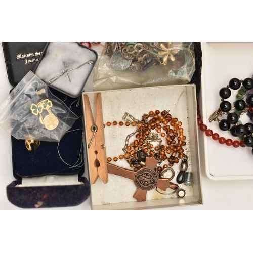 123 - A BOX OF ASSORTED JEWELLERY, to include four white metal cuff bracelets, assorted semi-precious gem ... 