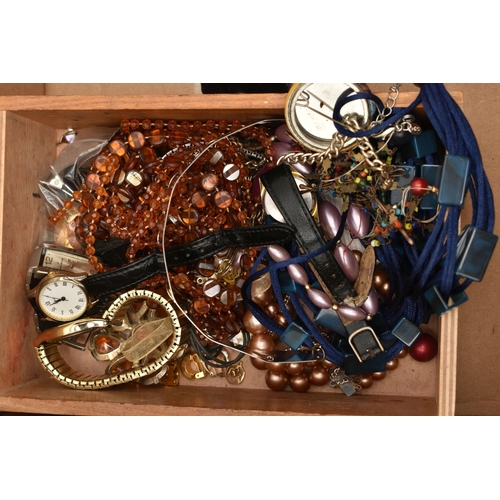 125 - A BOX OF ASSORTED ITEMS, to include an assortment of costume jewellery, a mantle clock, a small dagg... 