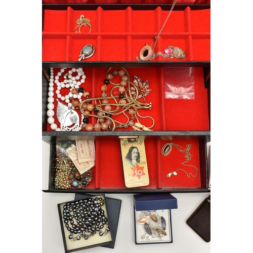 126 - A BOX OF ASSORTED JEWELLERY, to include a white metal disk pendant, stamped silver, a hard stone and... 