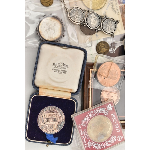 141 - A CARDBOARD BOX  OF COINS AND MEDAL, to include a Victoria Golden Jubilee 1887 Burton on Trent Frien... 