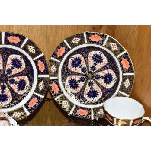 328 - SEVEN PIECES OF ROYAL CROWN DERBY IMARI 1128 TEA WARE, comprising two teacups, two saucers, two tea ... 