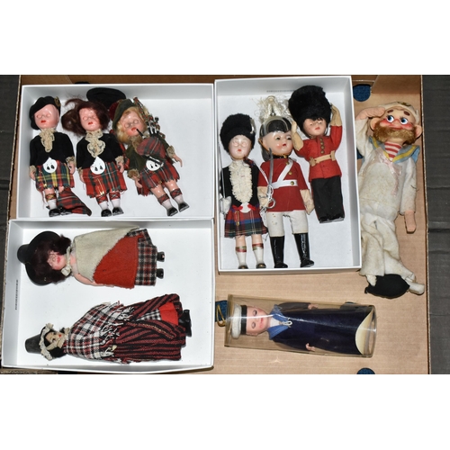 347 - A COLLECTION OF VINTAGE BOXED AND UNBOXED COLLECTORS COSTUME SOUVENIR DOLLS, majority appear complet... 