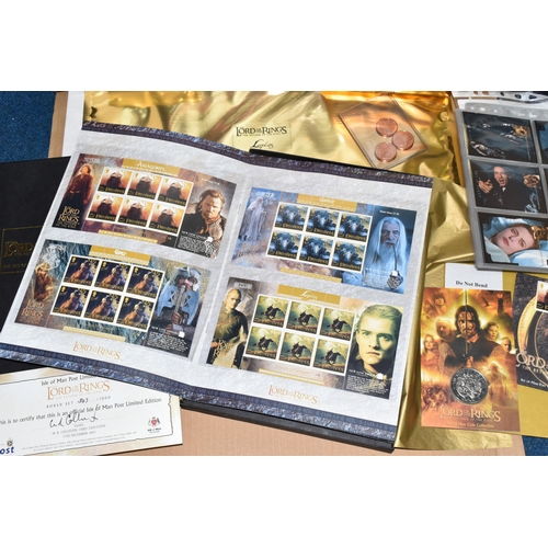 366 - A QUANTITY OF VARIOUS COLLECTORS MEMORABILIA, to include a Lord of the Rings 'The Return of the King... 