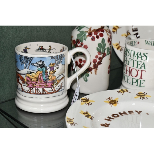 372 - A GROUP OF EMMA BRIDGEWATER CERAMICS, comprising a Winter Scenes 'Badger on Sleigh' half pint mug, t... 