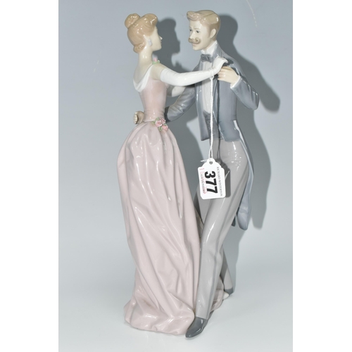 377 - A LLADRO 'ANNIVERSARY DANCE' FIGURE GROUP, model no 1372, sculptor Antonio Ballester, issued 1978-20... 