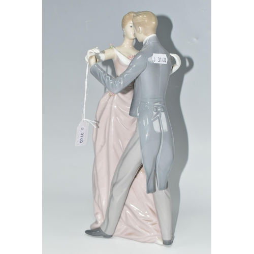 377 - A LLADRO 'ANNIVERSARY DANCE' FIGURE GROUP, model no 1372, sculptor Antonio Ballester, issued 1978-20... 