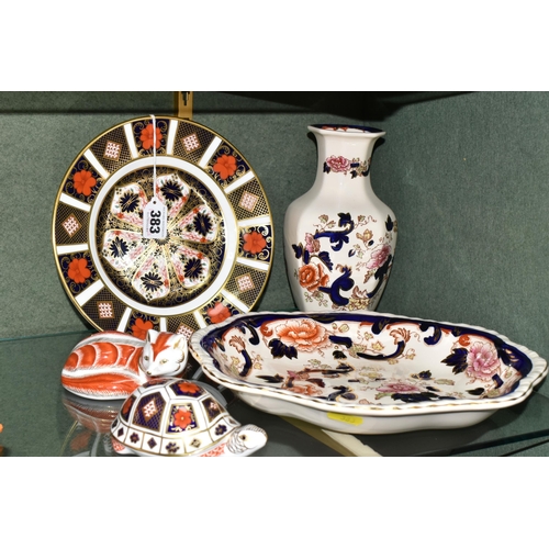 383 - A GROUP OF ROYAL CROWN DERBY AND MASONS CERAMICS, to include a Royal Crown Derby Imari 1128 tea plat... 