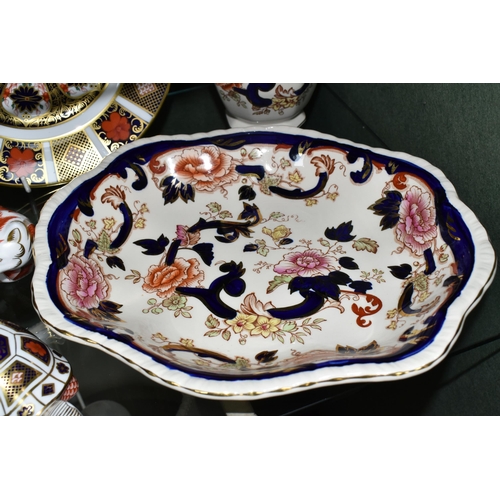 383 - A GROUP OF ROYAL CROWN DERBY AND MASONS CERAMICS, to include a Royal Crown Derby Imari 1128 tea plat... 