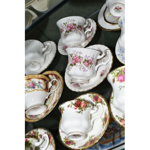 384 - A COLLECTION OF ROYAL ALBERT TEACUPS AND SAUCERS, in various patterns to include Old Country Roses, ... 