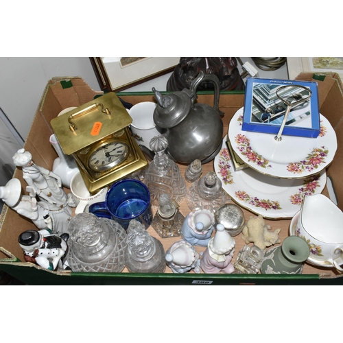 389 - ONE BOX AND LOOSE MISCELLANEOUS ITEMS comprising a group of royal memorabilia, a brass Seth Thomas c... 